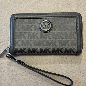 Michael Kors wristlet wallet